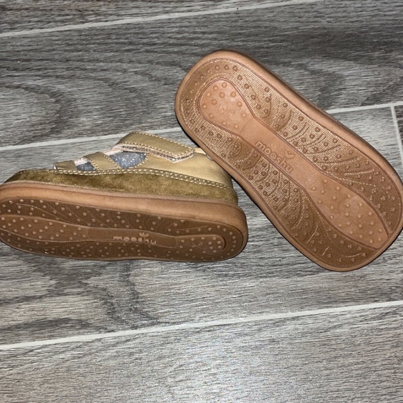 tan fisherman squeakers / trainers - Picture 7 of 7